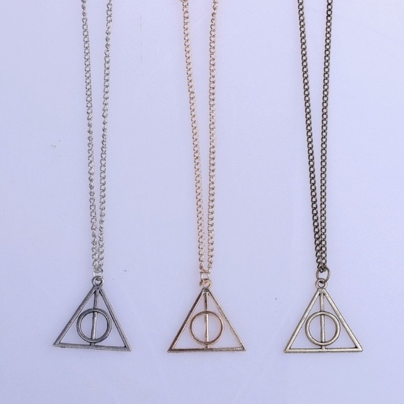 ๐งจHarry Potter Deathly Hallows Necklace - Picture 2 of 3